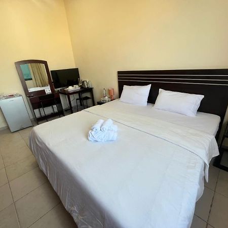Master Room Attached Bathroom Dubai Ngoại thất bức ảnh