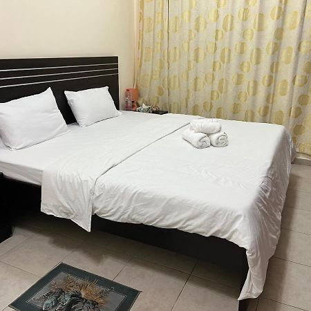 Master Room Attached Bathroom Dubai Ngoại thất bức ảnh