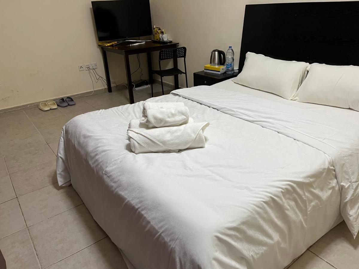 Master Room Attached Bathroom Dubai Ngoại thất bức ảnh